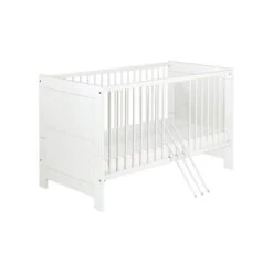 Schardt Nordic White Sparset Mit Umbauseiten Wickelkommode & Babybett - Dekor Weiß 13 Schardt Nordic White Sparset Mit Umbauseiten Wickelkommode & Babybett - Dekor Weiß -Kinder Geschäft 04 790 82 02 nordic white kombi kinderbett 70x140 cm mit schlupfstaeben gr 4