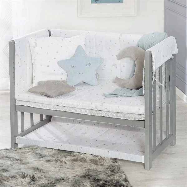 Roba Stubenbett 4 In 1 Grau Sternenzauber Inkl. Nestchen, Bettwäsche, Matratze & Himmel 5 Roba Stubenbett 4 In 1 Grau Sternenzauber Inkl. Nestchen, Bettwäsche, Matratze & Himmel – Bild 3