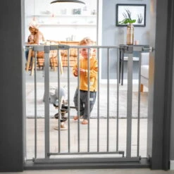 Hauck Stop N Safe 2 + 9cm Ext. Schutzgittererweiterung 39 Hauck Stop N Safe 2 + 9cm Ext. Schutzgittererweiterung -Kinder Geschäft 4007923597323.pt13.stop n safe 2 incl. 9cm extension silver 1