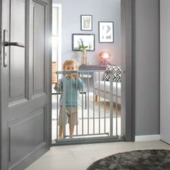 Hauck Stop N Safe 2 + 9cm Ext. Schutzgittererweiterung 37 Hauck Stop N Safe 2 + 9cm Ext. Schutzgittererweiterung -Kinder Geschäft 4007923597323.pt14.stop n safe 2 incl. 9cm extension silver 1