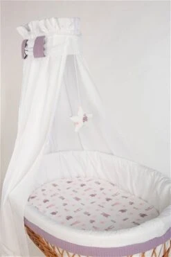 Mionido Stubenwagen Maxi Natur Pyjamabär Flieder Mit Garnierung, Matratze Und Matratzenbezug 9 Mionido Stubenwagen Maxi Natur Pyjamabär Flieder Mit Garnierung, Matratze Und Matratzenbezug -Kinder Geschäft a8a7533