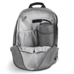 UPPAbaby Wickelrucksack Anthony White & Grey Chenille 9 UPPAbaby Wickelrucksack Anthony White & Grey Chenille -Kinder Geschäft changingbackpack jor interioropen2 1200x900 e339a72