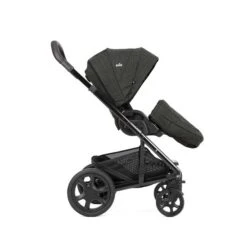 Joie Chrome DLX Set Pavement 2020 Inkl. Babywanne, Fußsack, Adapter & Regenverdeck 17 Joie Chrome DLX Set Pavement 2020 Inkl. Babywanne, Fußsack, Adapter & Regenverdeck -Kinder Geschäft chrome dlx pavement2020 profile footmuff 2