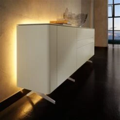 Hülsta Gentis 3R Lowboard - Hochglanz-Lack Breite 281,6 Cm - Mit Metallgestell 11 Hülsta Gentis 3R Lowboard - Hochglanz-Lack Breite 281,6 Cm - Mit Metallgestell -Kinder Geschäft huelsta gentis beleuchtung foto