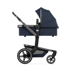 Joolz Day+ Kinderwagen Navy Blue Bundle -Kinder Geschäft joolz day cot navy blue side 2