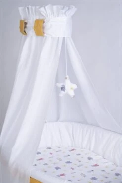 Mionido Stubenwagen Maxi Weiß Pyjamabär Gelb Mit Garnierung, Matratze Und Matratzenbezug 10 Mionido Stubenwagen Maxi Weiß Pyjamabär Gelb Mit Garnierung, Matratze Und Matratzenbezug -Kinder Geschäft mmm0788