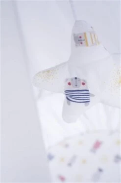 Mionido Stubenwagen Maxi Weiß Pyjamabär Gelb Mit Garnierung, Matratze Und Matratzenbezug 12 Mionido Stubenwagen Maxi Weiß Pyjamabär Gelb Mit Garnierung, Matratze Und Matratzenbezug -Kinder Geschäft mmm0797